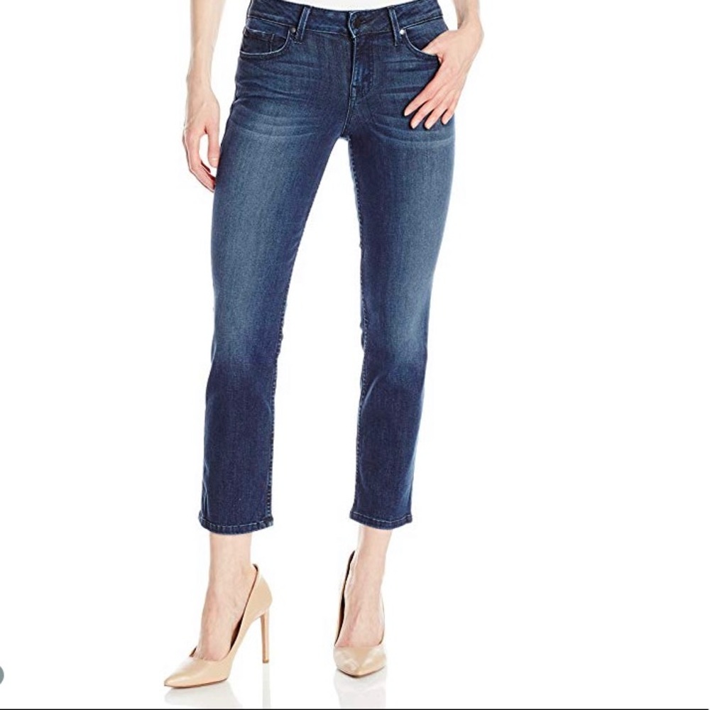 Level 99 Lily Crop sz 26